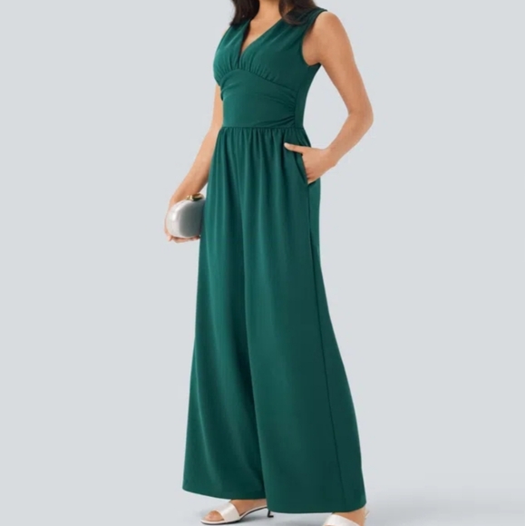halara ♡ v neck sleeveless ruched pocket jumpsuit-easy peezy - Picture 1 of 12